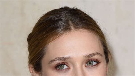 The Stealth Impact of Rosy Nude Makeup: Elizabeth Olsen's 